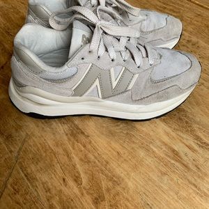 New Balance Women’s 7.5 57/40 Gently used